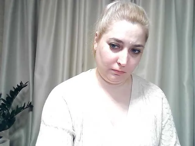 Live sex webcam photo for KickaIricka #290627294