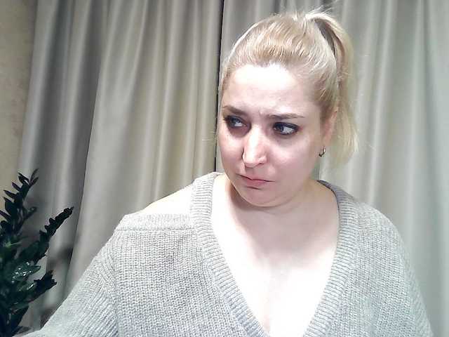 Live sex webcam photo for KickaIricka #290785240