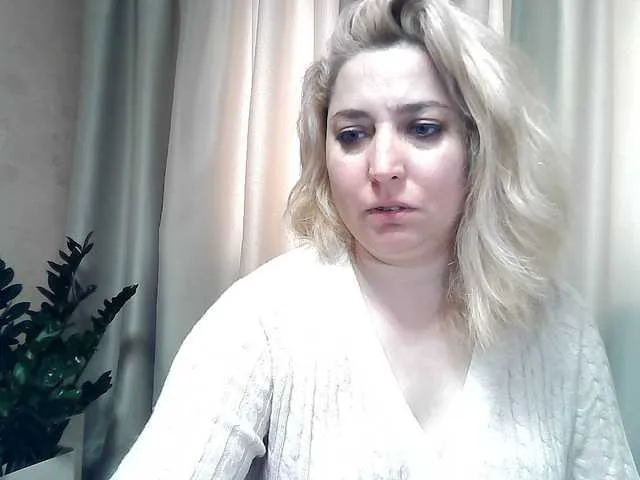 Live sex webcam photo for KickaIricka #290913756