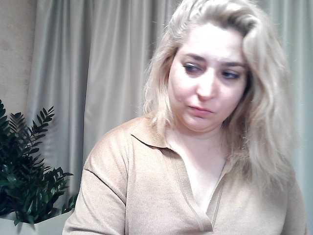 Live sex webcam photo for KickaIricka #291136418