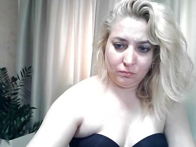 Live sex webcam photo for KickaIricka #291190225