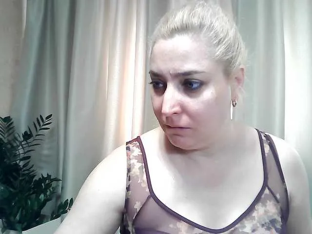 Live sex webcam photo for KickaIricka #291218281