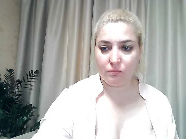 Live sex webcam photo for KickaIricka #291259095