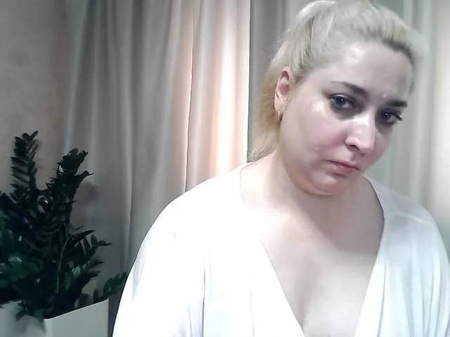 Live sex webcam photo for KickaIricka #291298405