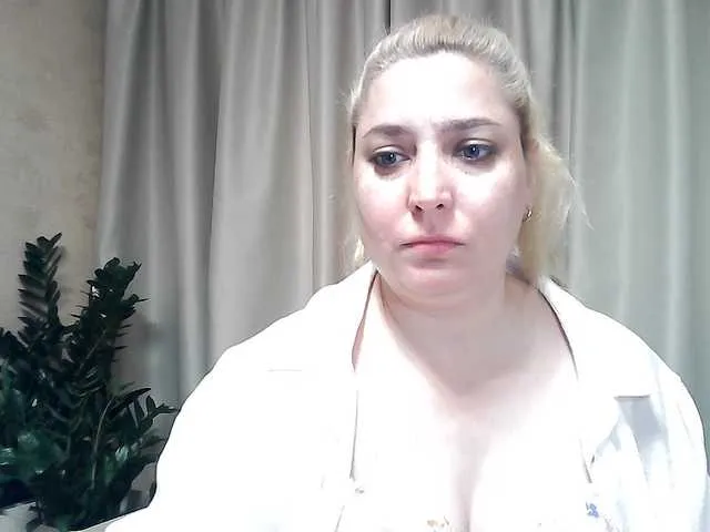 Live sex webcam photo for KickaIricka #291305586