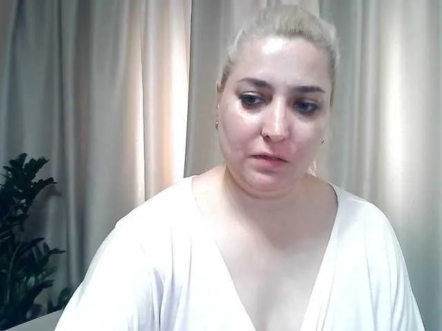 Live sex webcam photo for KickaIricka #291344813