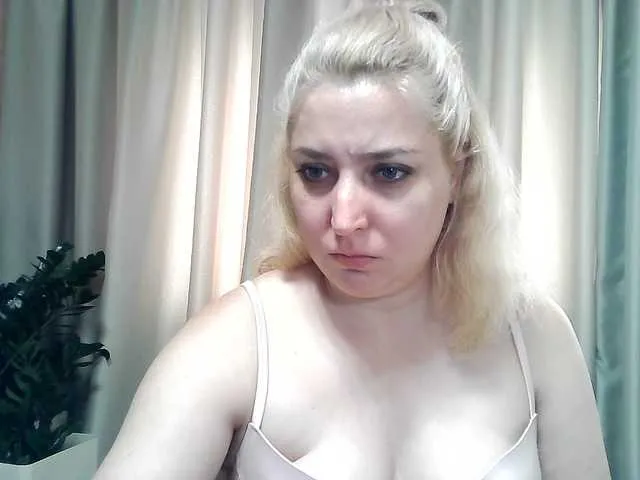 Live sex webcam photo for KickaIricka #291499984