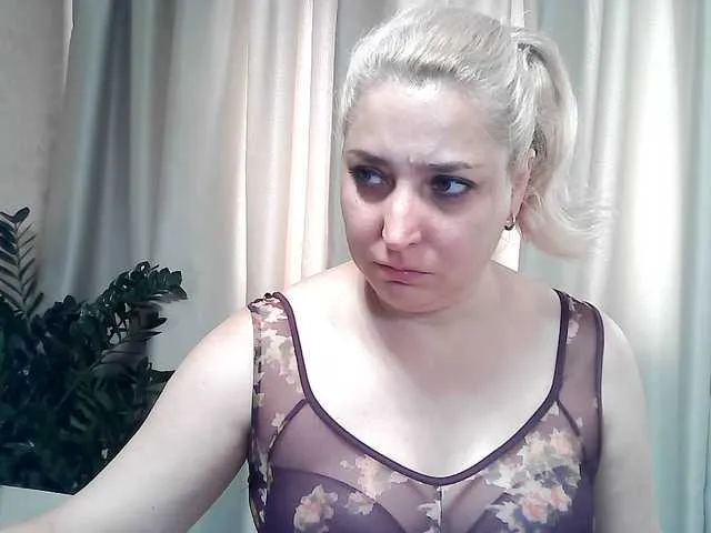 Live sex webcam photo for KickaIricka #291526140