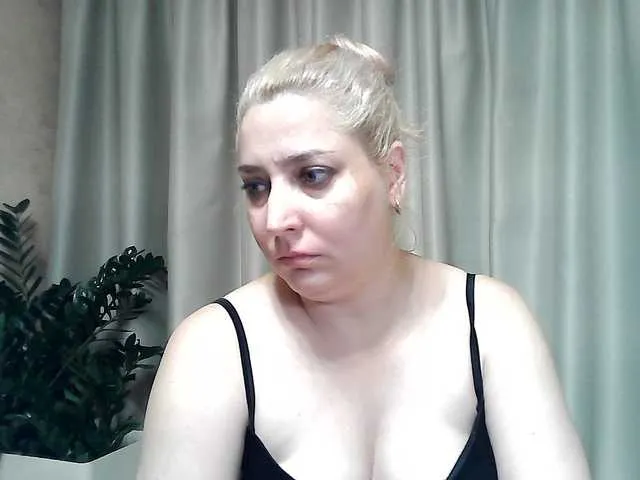 Live sex webcam photo for KickaIricka #291541884