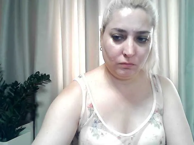 Live sex webcam photo for KickaIricka #291593427