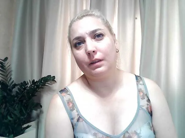 Live sex webcam photo for KickaIricka #291614241