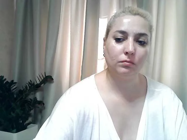 Live sex webcam photo for KickaIricka #291668374