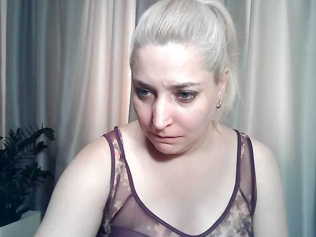 Live sex webcam photo for KickaIricka #291692331