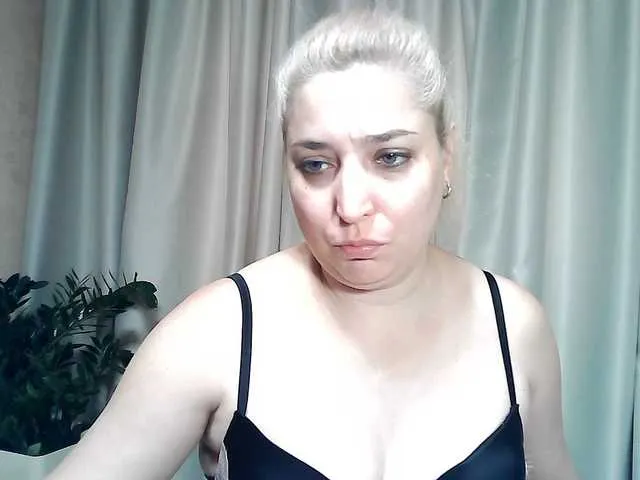 Live sex webcam photo for KickaIricka #291731727