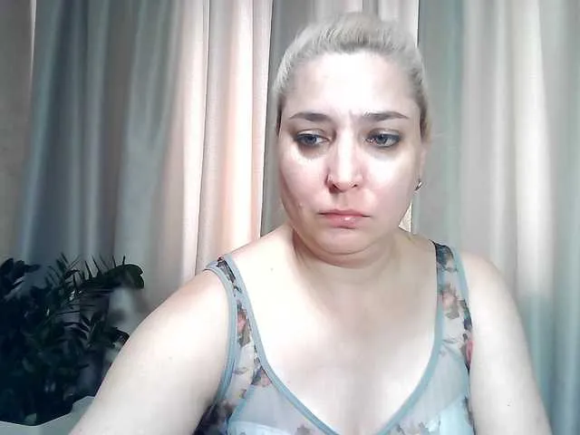 Live sex webcam photo for KickaIricka #291750246