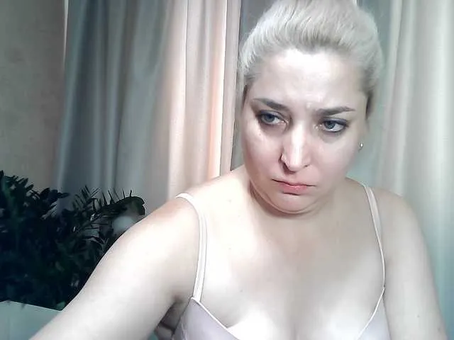 Live sex webcam photo for KickaIricka #291764659