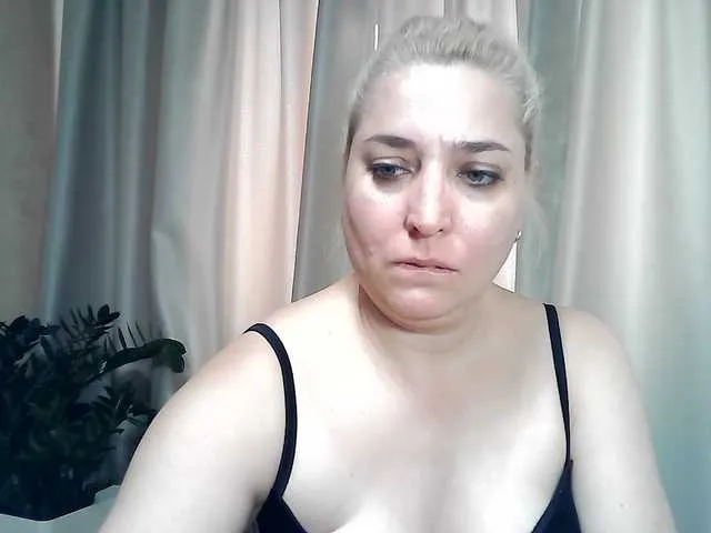 Live sex webcam photo for KickaIricka #291810687