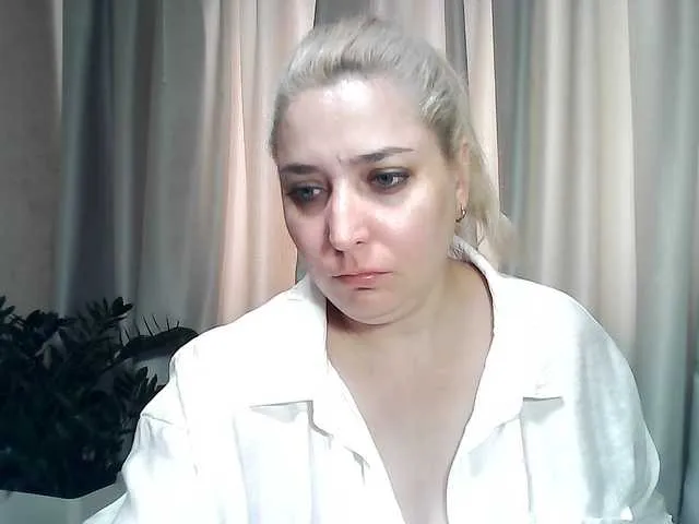 Live sex webcam photo for KickaIricka #291817294