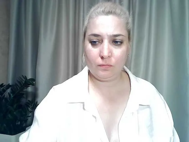 Live sex webcam photo for KickaIricka #291829387