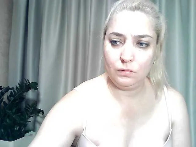 Live sex webcam photo for KickaIricka #291836416