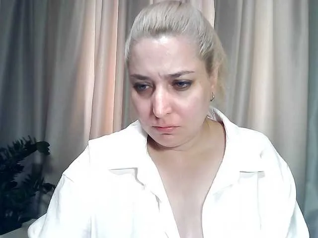 Live sex webcam photo for KickaIricka #291858228