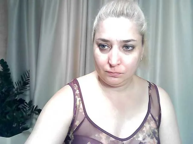 Live sex webcam photo for KickaIricka #291906103