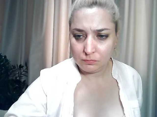 Live sex webcam photo for KickaIricka #291931852