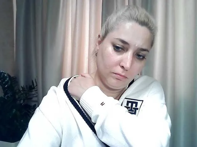 Live sex webcam photo for KickaIricka #291946212