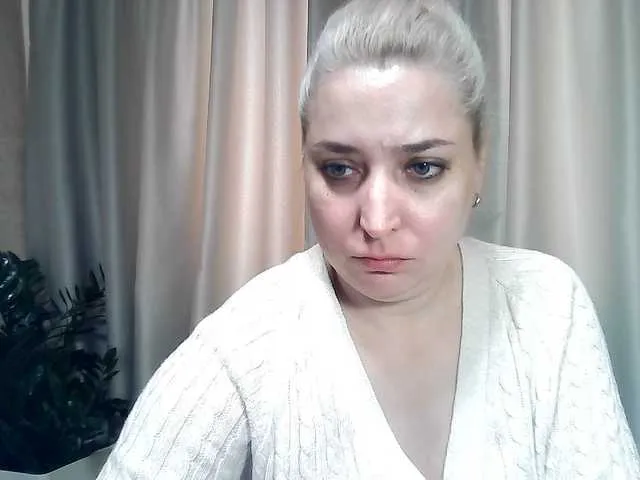 Live sex webcam photo for KickaIricka #291959946