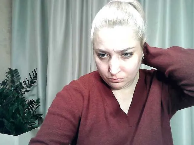 Live sex webcam photo for KickaIricka #291972101