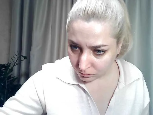 Live sex webcam photo for KickaIricka #292032668