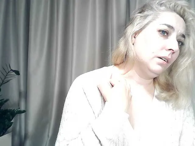 Live sex webcam photo for KickaIricka #292039866