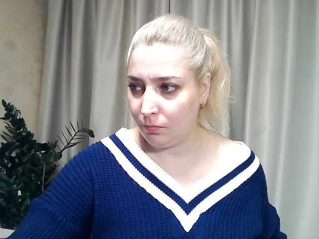 Live sex webcam photo for KickaIricka #292176340