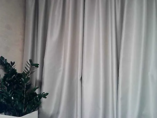 Live sex webcam photo for KickaIricka #292307605