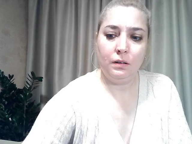 Live sex webcam photo for KickaIricka #292321579