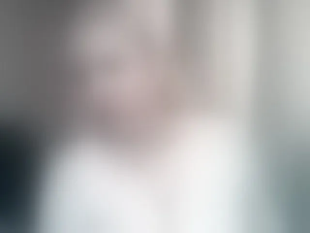 Live sex webcam photo for KickaIricka #293493746