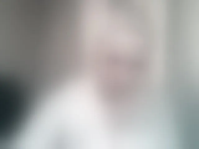 Live sex webcam photo for KickaIricka #293594423