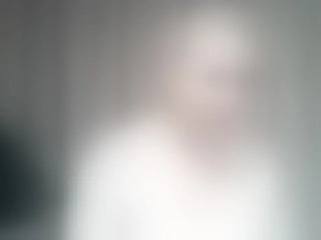 Live sex webcam photo for KickaIricka #293690466