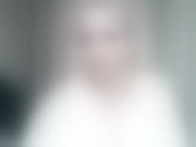 Live sex webcam photo for KickaIricka #293773292