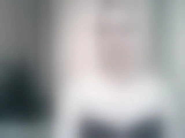 Live sex webcam photo for KickaIricka #293860534