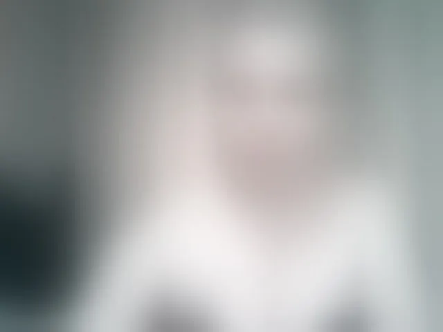Live sex webcam photo for KickaIricka #293987136