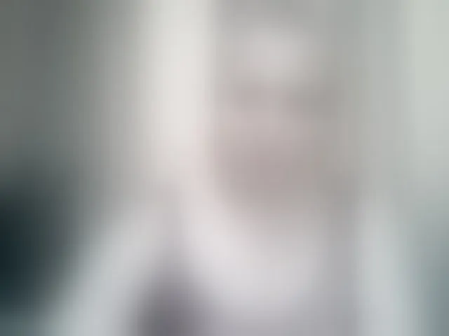 Live sex webcam photo for KickaIricka #294134626