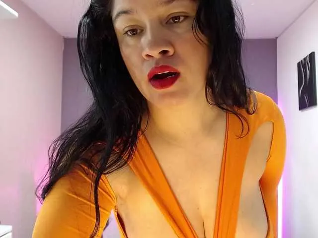 Live sex webcam photo for Kiiara-Sky #277158403