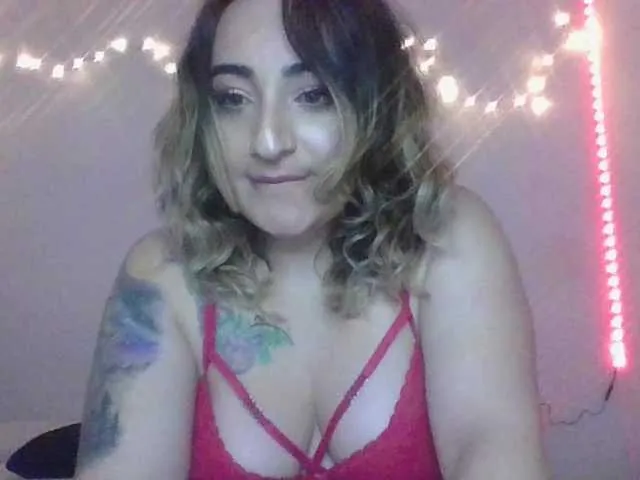 Live sex webcam photo for Kiimysulka #277310556
