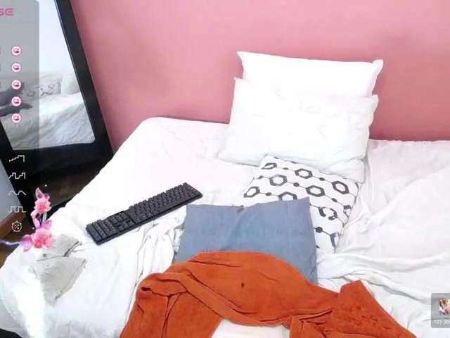 Live sex webcam photo for Kiinkybritney #279914510