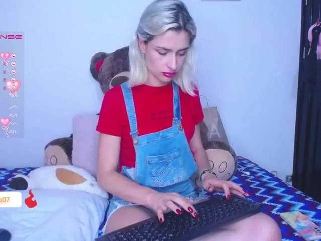 Live sex webcam photo for Kiira-7 #274518197