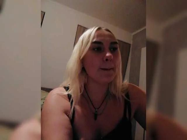 Live sex webcam photo for Kiissmee #276179592