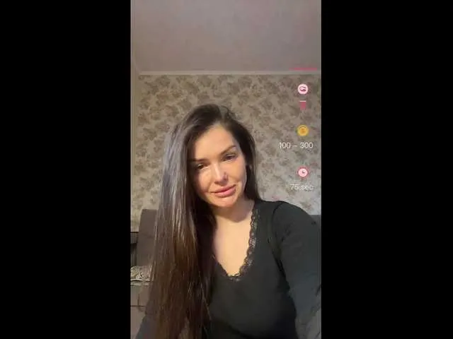 Live sex webcam photo for KikiMilf84 #290621904