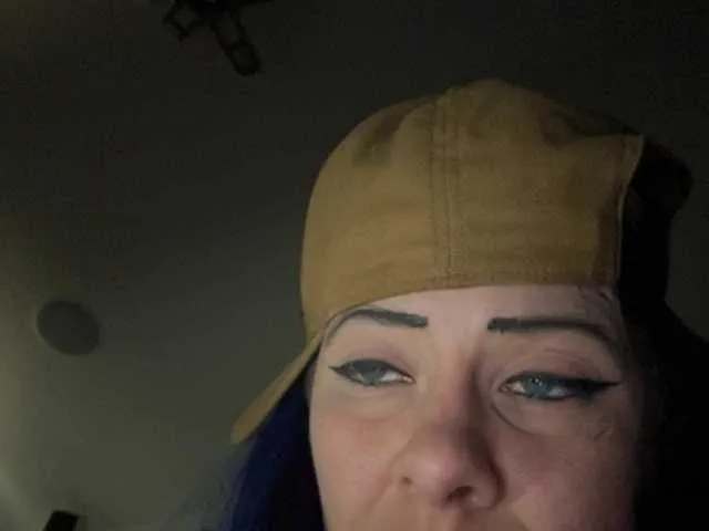 Live sex webcam photo for KikitheBae #277423483