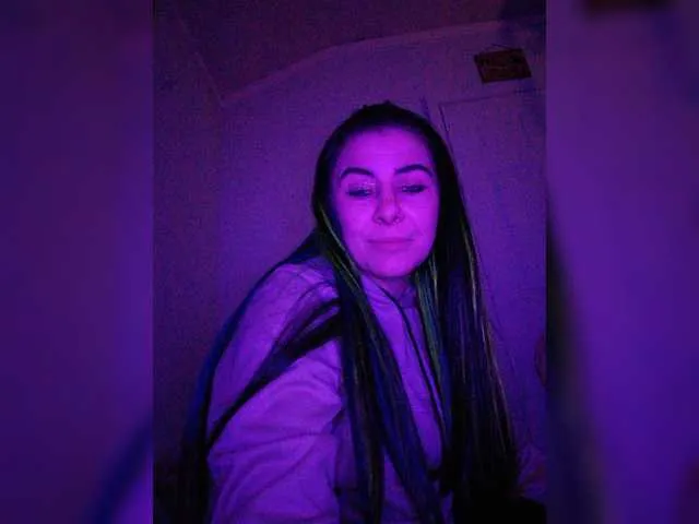 Live sex webcam photo for KikitheBae #277441344